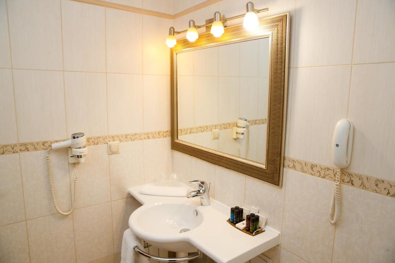 Отель Hotel Select Яссы